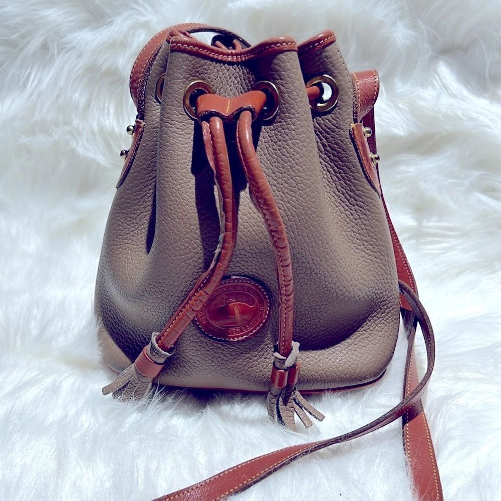 Dooney & Bourke Pebble Grain Drawstring Bucket Bag Crossbody Fisherman Core B89